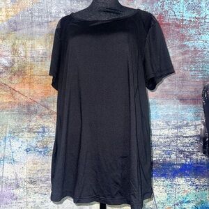 Woman’s workout tee with mesh shoulder and back cutout. Black Size 1X
